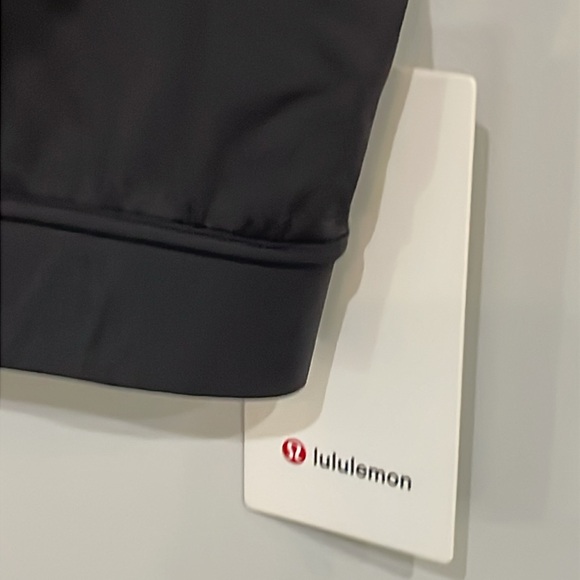 Lululemon Hotty Hot Cropped Tank Top - Charcoal Gray, Size 4 - NWT - Picture 3 of 10